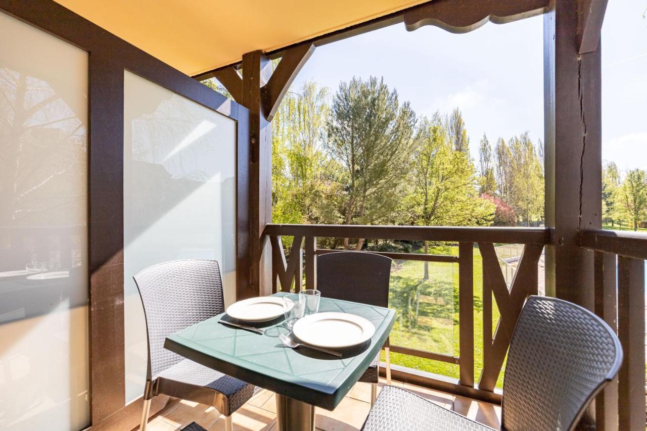 Le Swing Apartment Довил Екстериор снимка